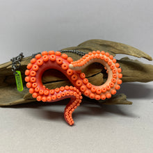Load image into Gallery viewer, Peachy Tentacle Necklace Set