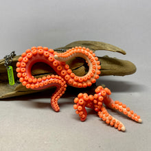 Load image into Gallery viewer, Peachy Tentacle Necklace Set